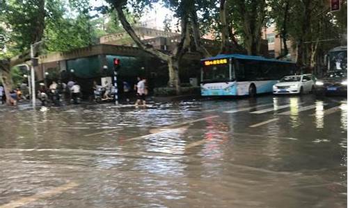 苏州暴雨预警信号_江苏苏州暴雨最新消息今天